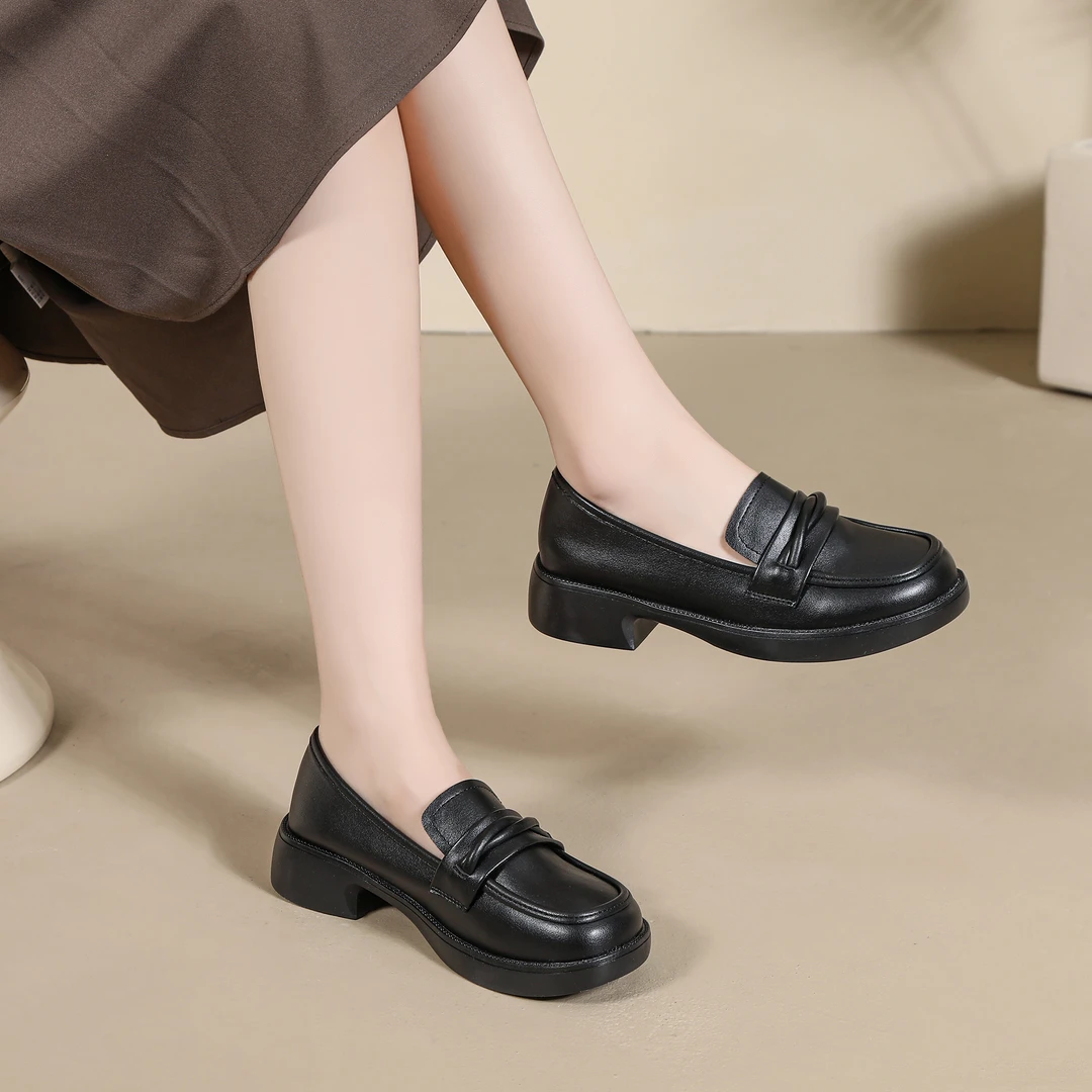 【品牌力荐】英伦风百搭舒适软底软面轻便小单鞋2531