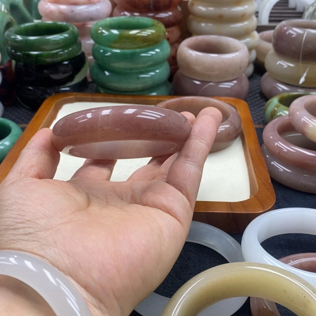 蓝***色石英质玉未镶嵌手镯