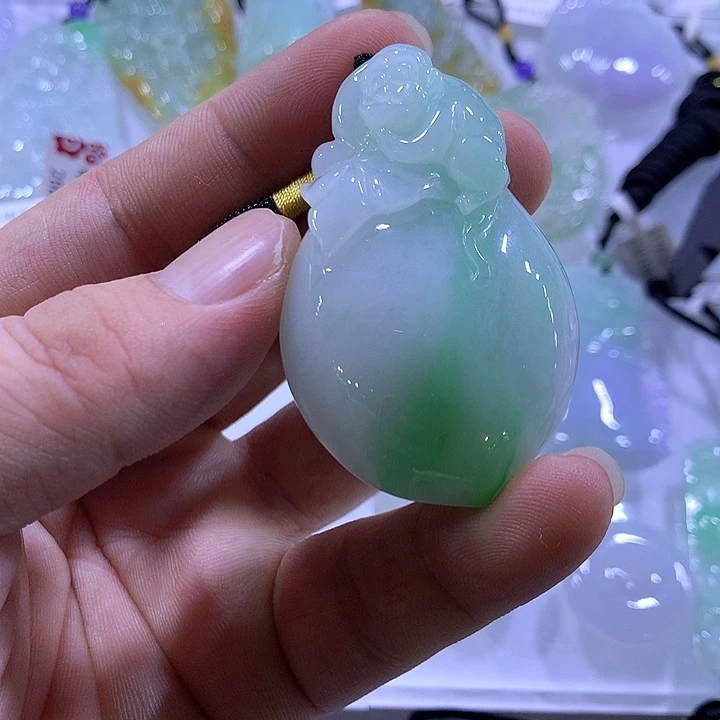 翡翠未镶嵌颈饰天然翡翠A货吊坠