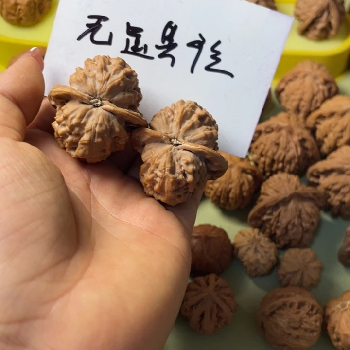 老***K手把件掉了核桃把件观音肚