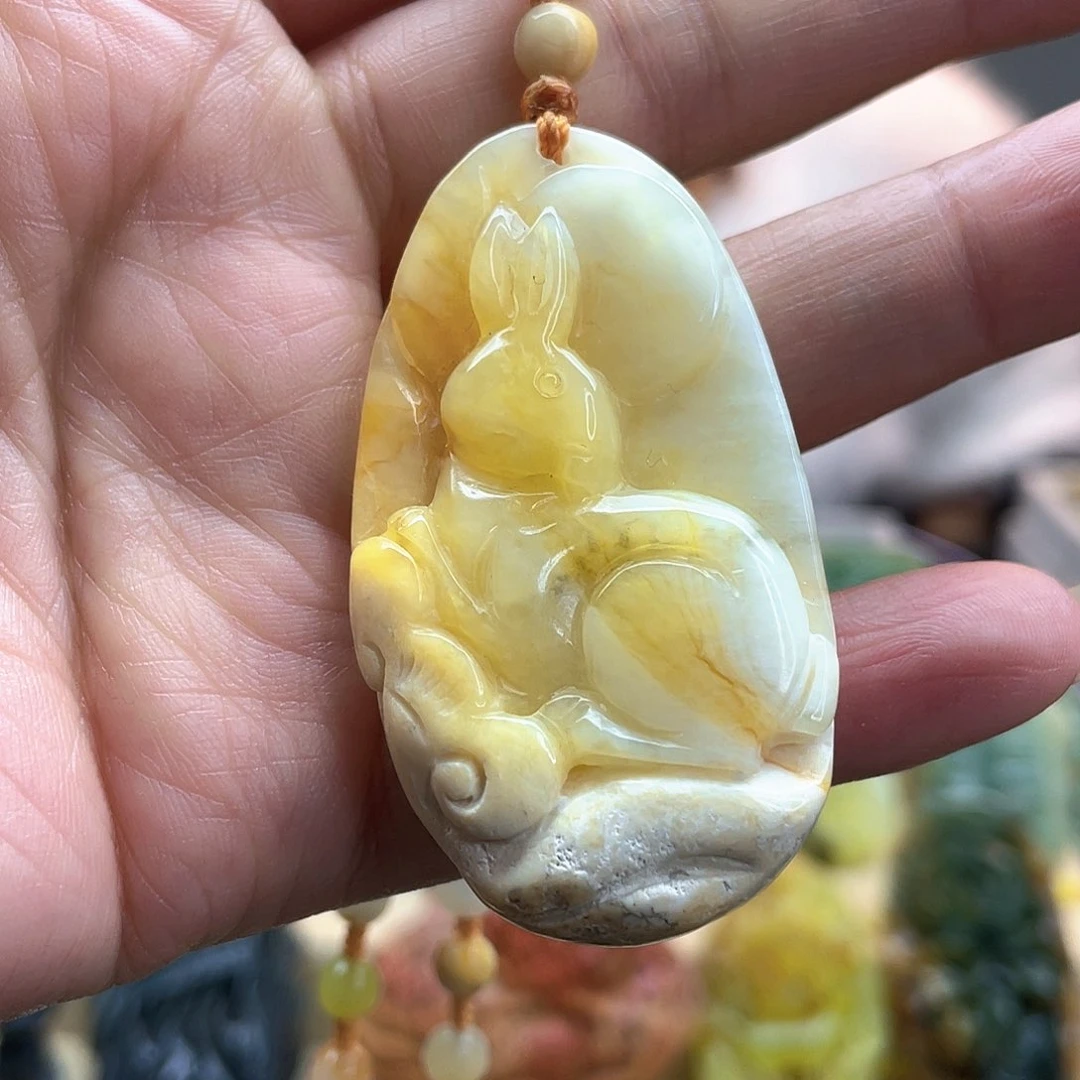 蛇纹石玉颈饰未镶嵌