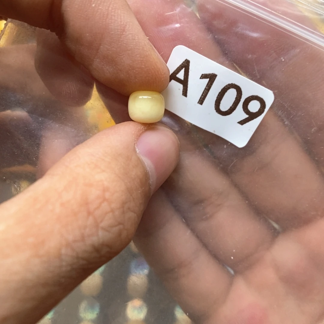 裸石蜜蜡未镶嵌金瓷白卡8