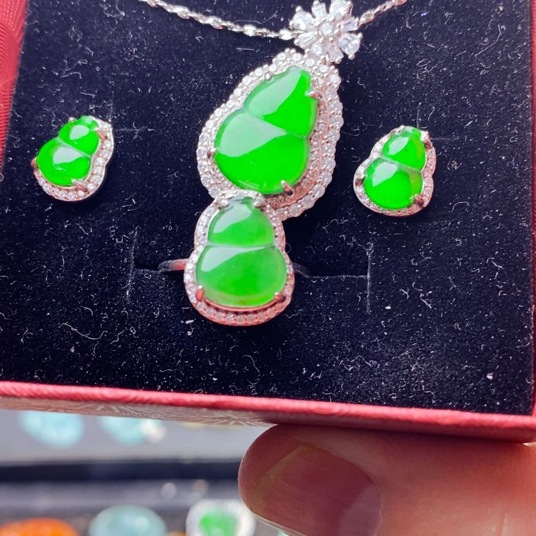 颈饰未镶嵌翡翠天然翡翠套链