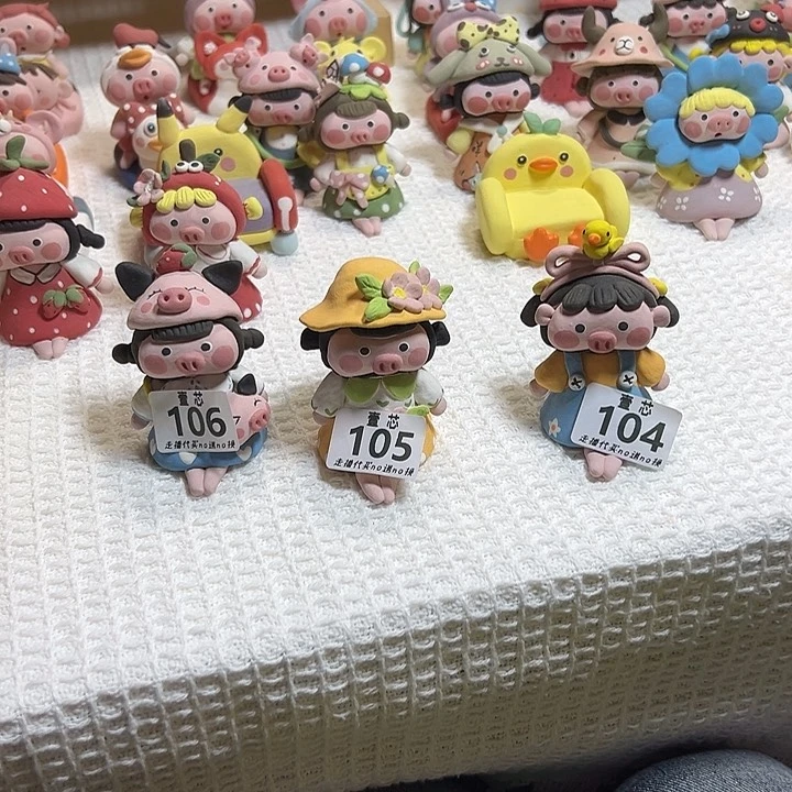 杯子冰****景德镇二条肉摆件猪猪猪