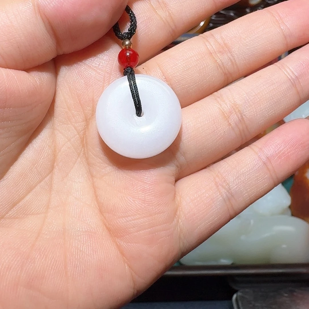 透闪石质玉未镶嵌把件鱼*