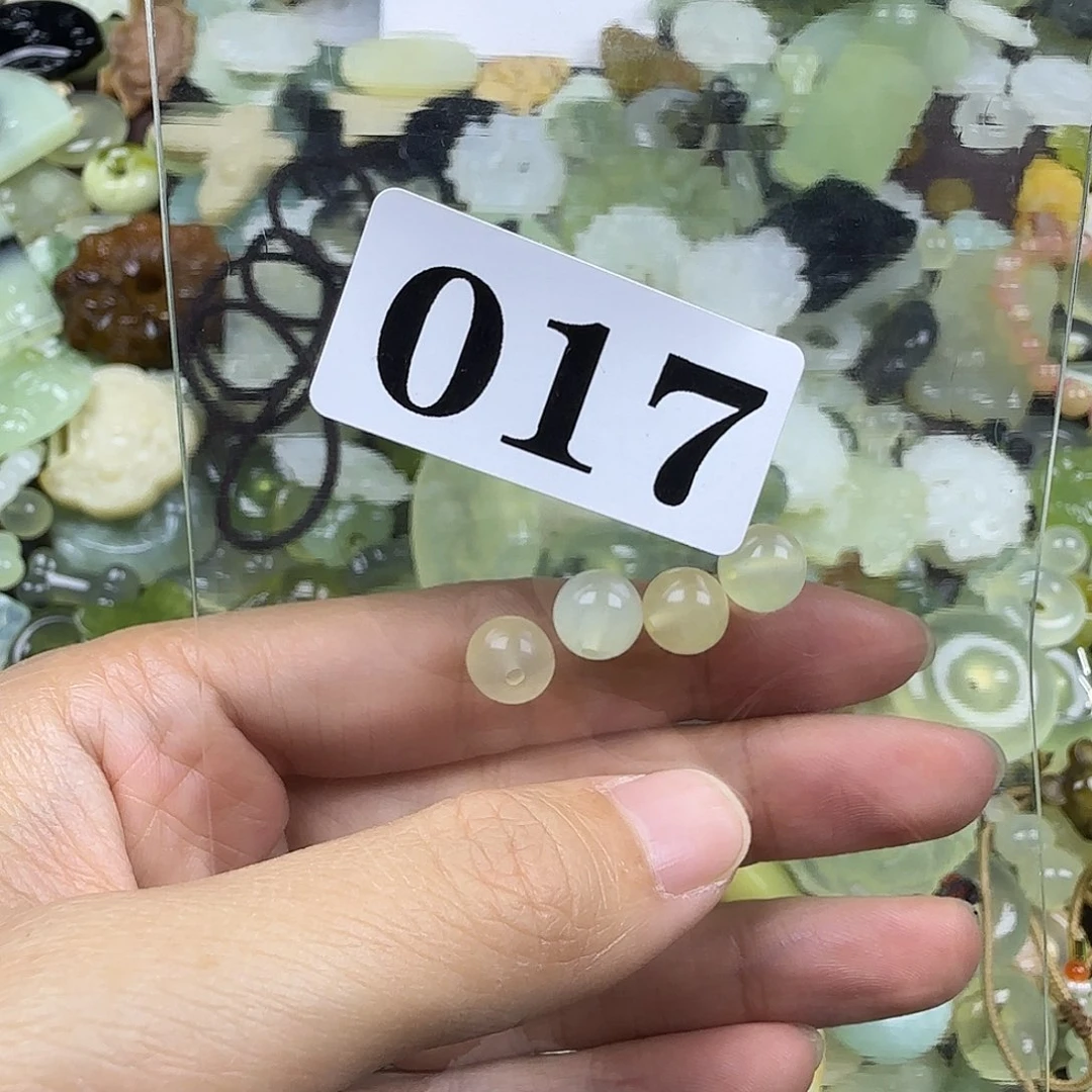 十***月蛇纹石玉未镶嵌岫玉吊坠