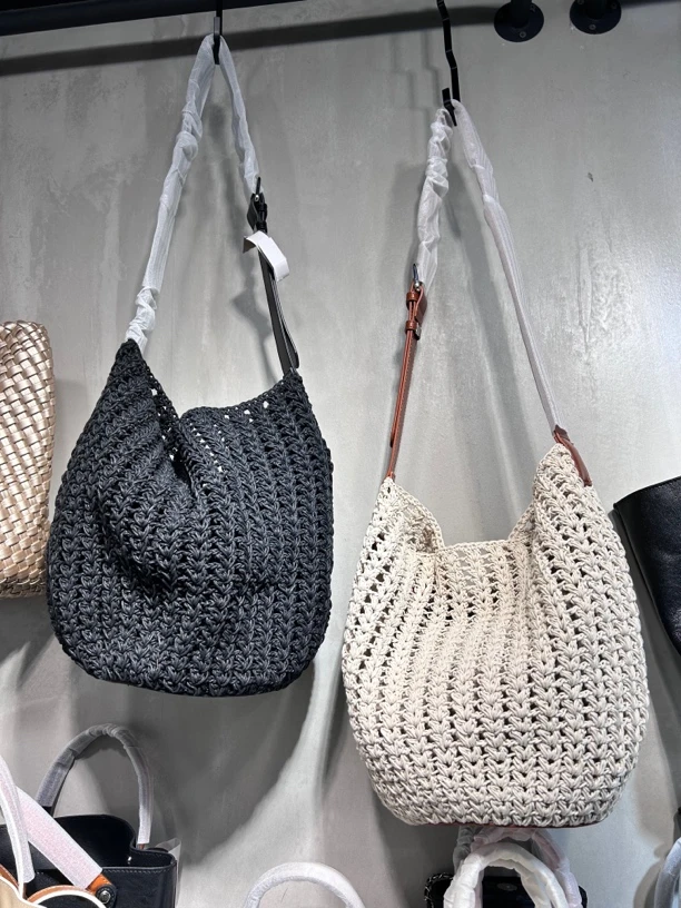 可折叠编织包编织网织镂空斜挎包女士褶皱休闲百搭饺子包