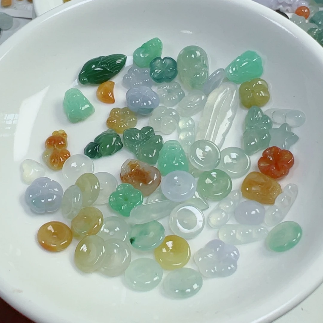 翡翠散珠什么都有，可挑