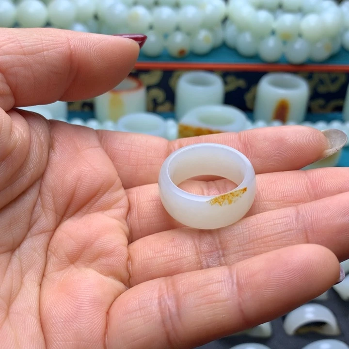 颈饰未镶嵌和田玉文****然