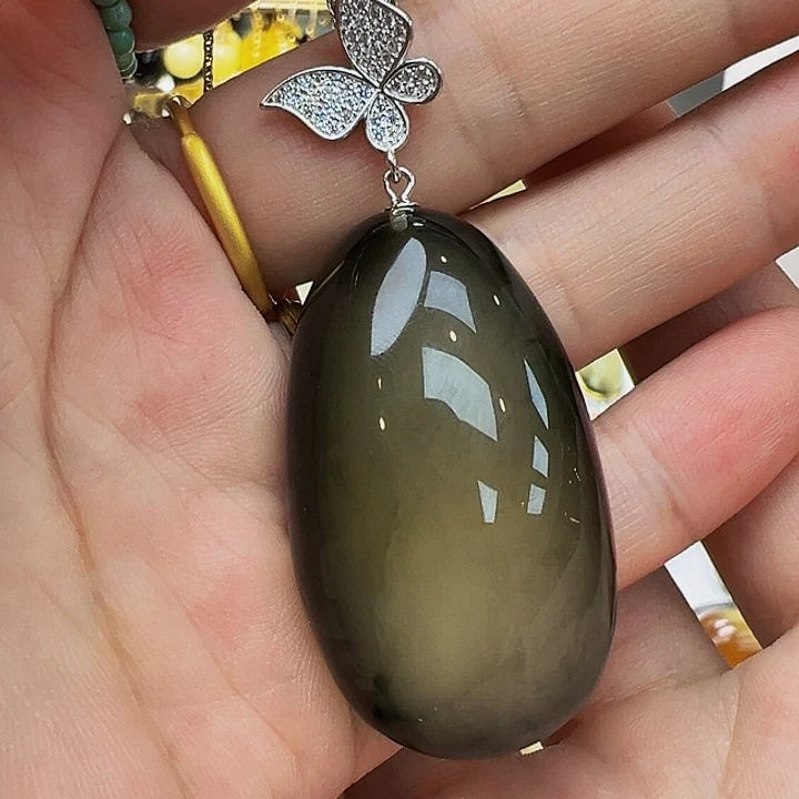 未镶嵌琥珀珠宝奇石