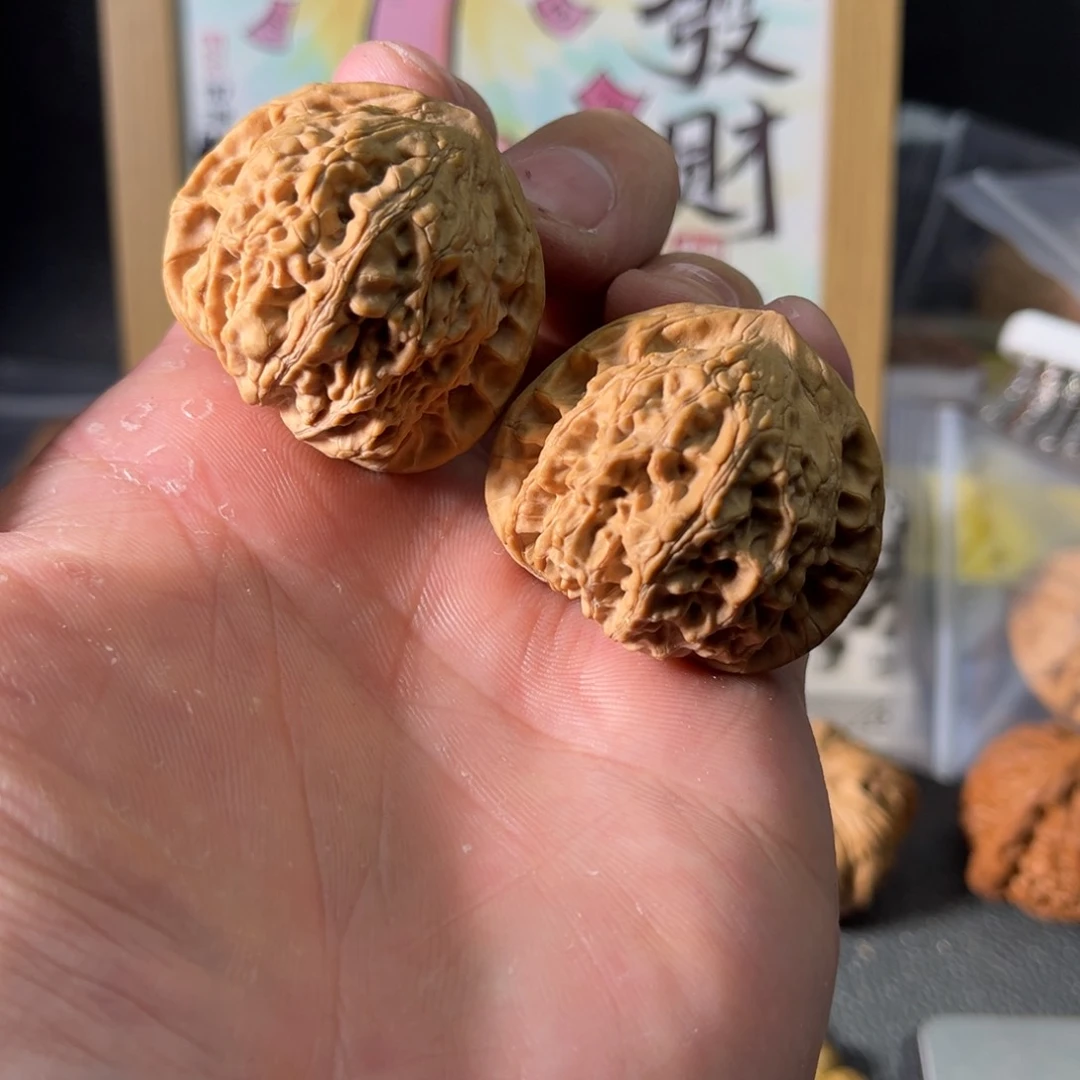 文玩核桃把件无*头野生