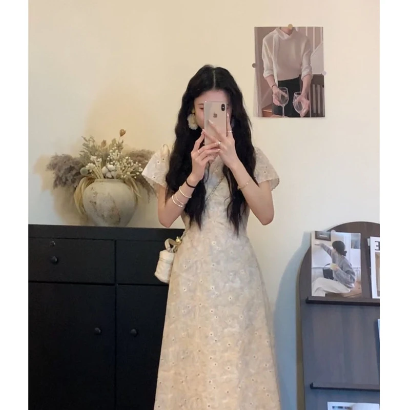 韩系温柔风V领气质连衣裙女夏季新款超好看漂亮收腰显瘦a字长裙子
