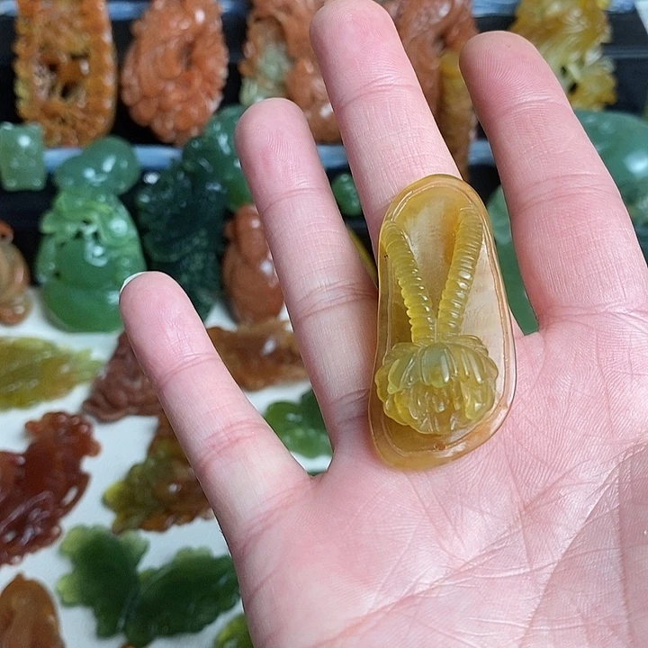 未镶嵌蛇纹石玉颈饰