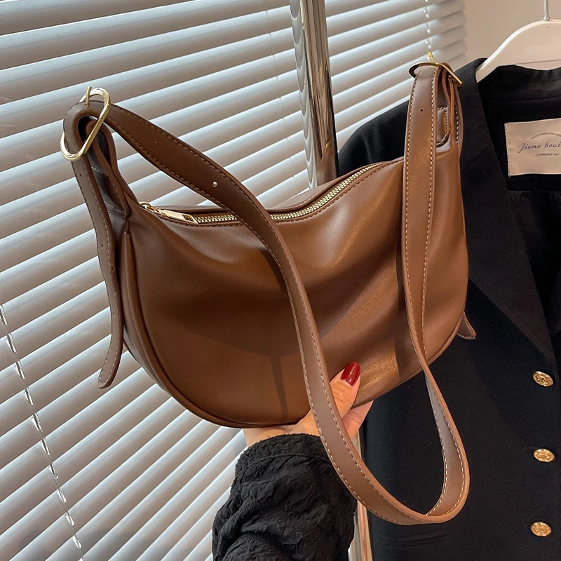 饺子包包女2025新款潮秋冬网红软皮月牙包休闲百搭腋下时尚女士