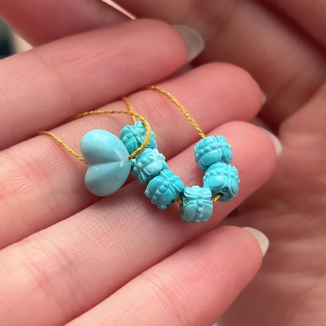 绿松石未镶嵌颈饰