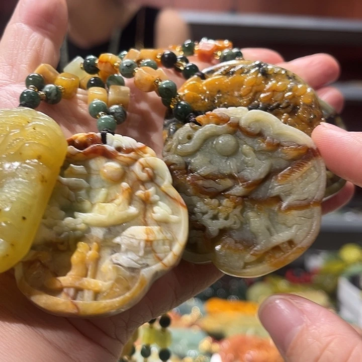 岫玉未镶嵌毛衣链