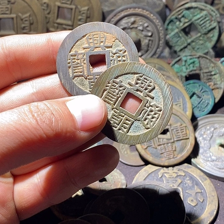 须***欢铜现代工艺品仿制品