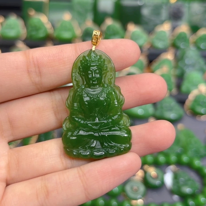 颈饰18K金镶嵌和田玉（碧玉）