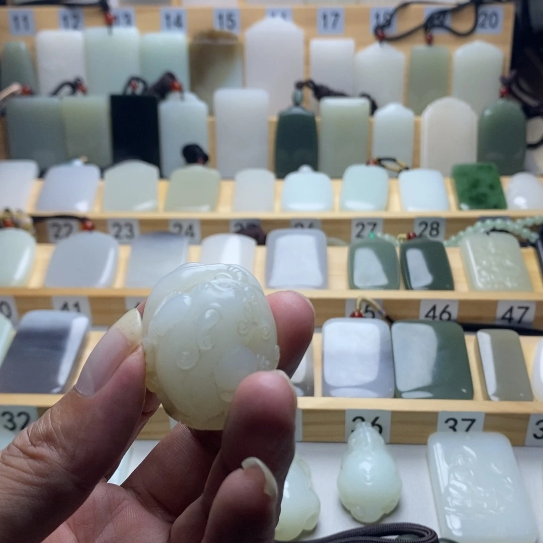 未镶嵌和田玉挂件