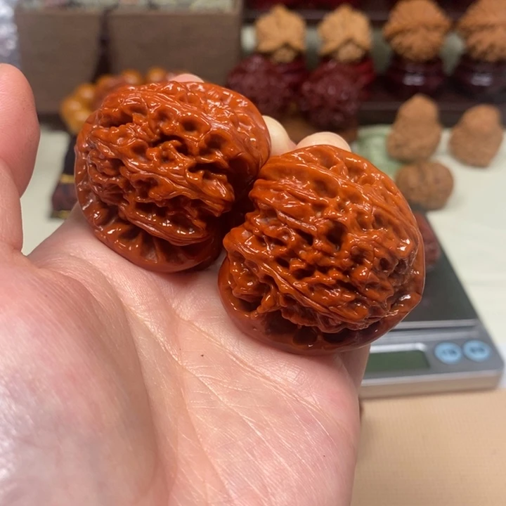 文玩核桃吊坠三角白