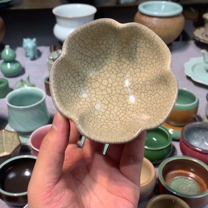 龙泉青瓷哥窑花瓣