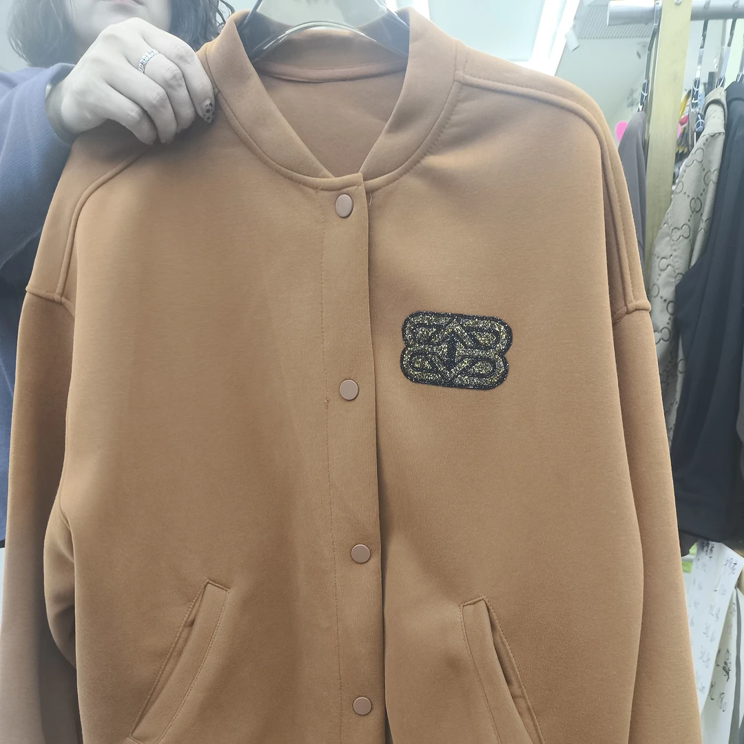 6815  水钻棒球服外套
