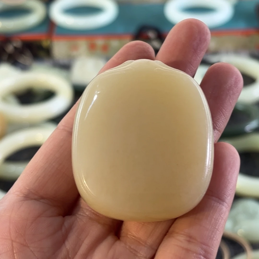 咦****和田玉（糖玉）未镶嵌颈饰