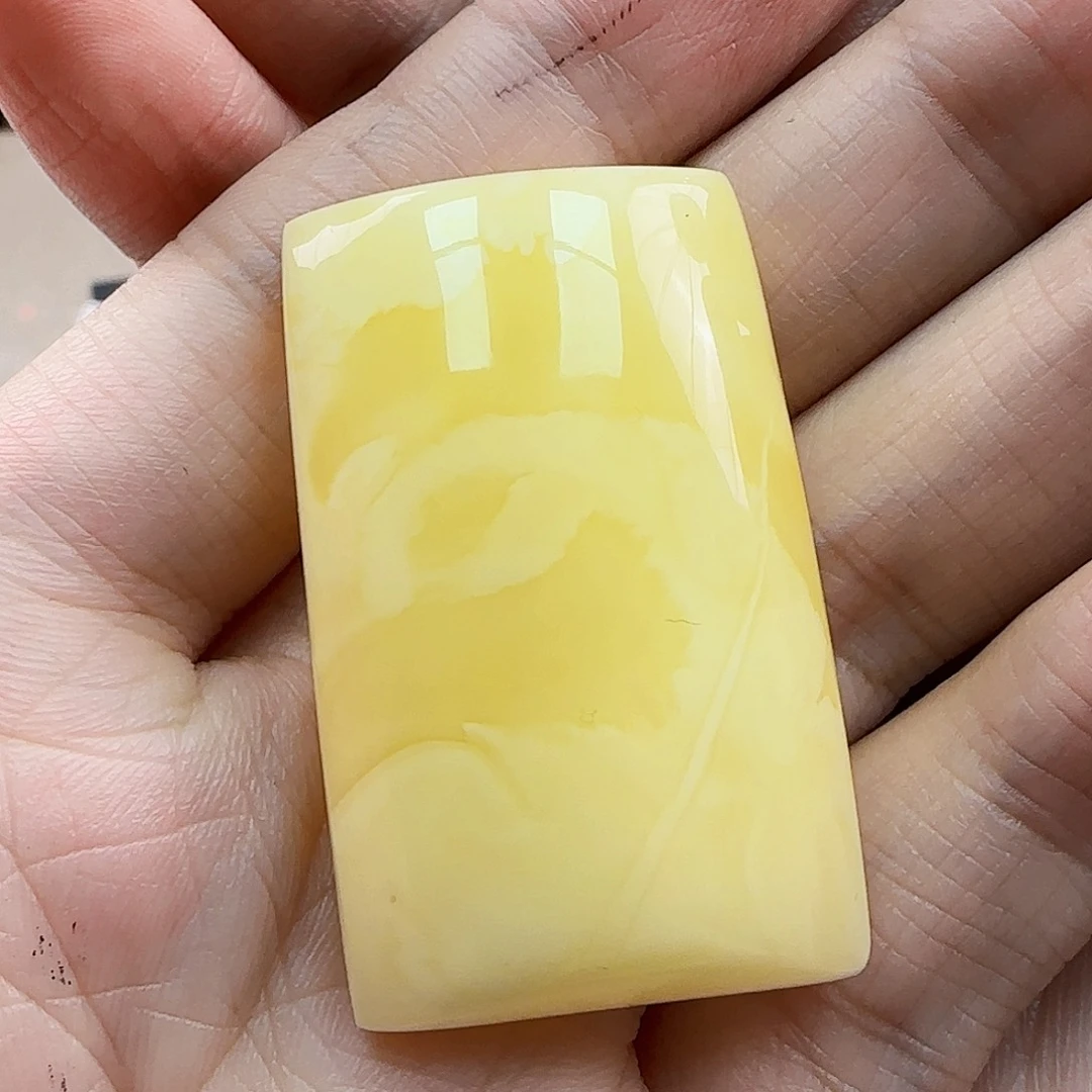 未镶嵌琥珀珠宝奇石