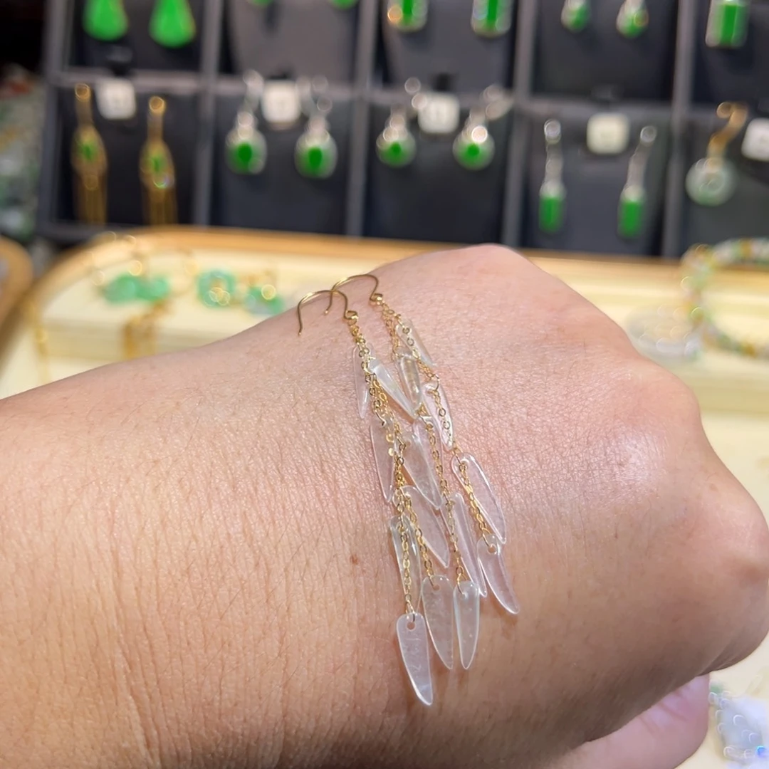 颈饰18K金镶嵌翡翠耳钩