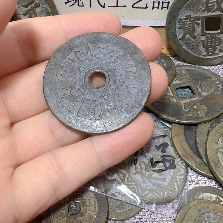 楚****铜现代工艺品花钱