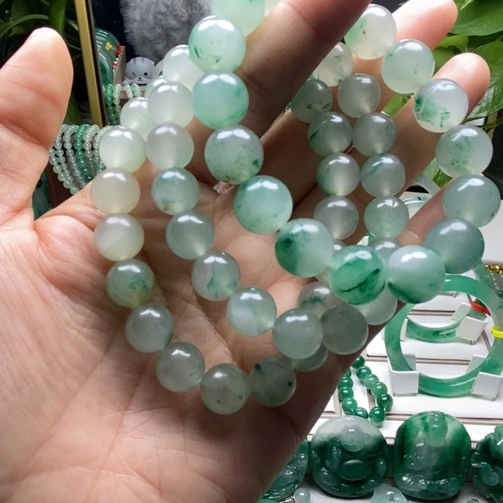 石英质玉未镶嵌颈饰