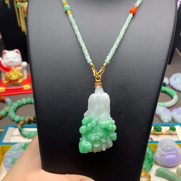 翡翠未镶嵌颈饰翡翠白菜