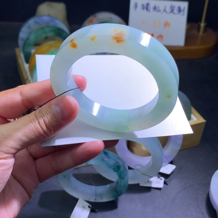 定制翡翠未镶嵌翡翠手镯