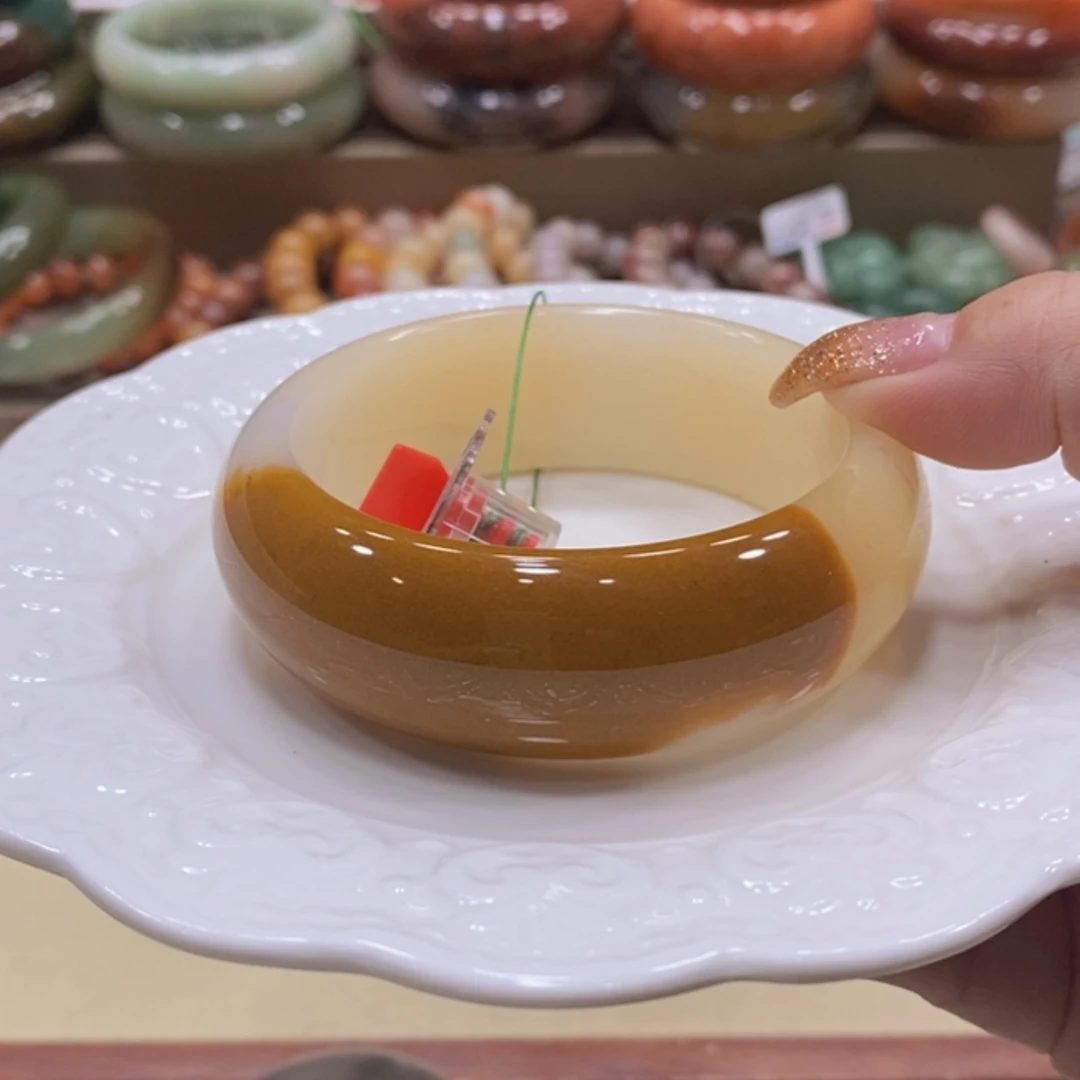 【闪购商品】未镶嵌手镯石英质玉