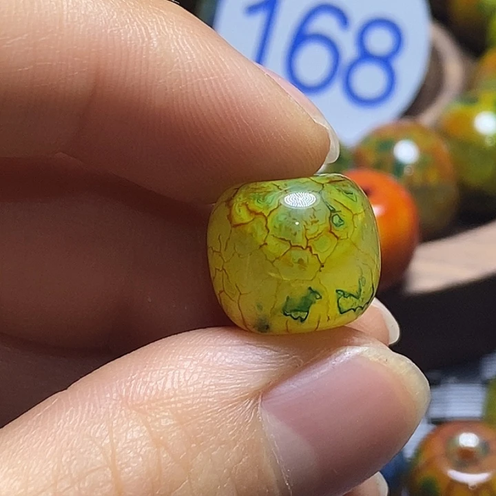 顾***。玛瑙/玉髓未镶嵌颈饰