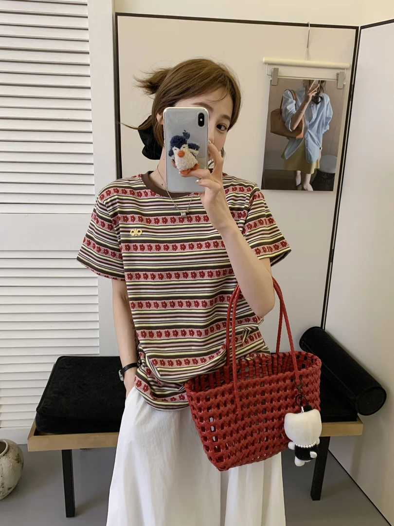 程程甄选 -「花朵条纹」韩系爆款宽松显瘦百搭刺绣T恤886