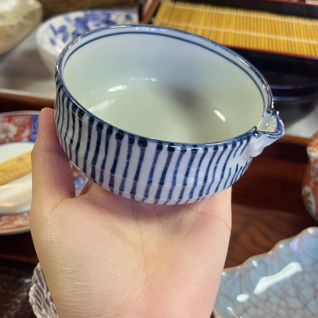 瓷片青花线条导流钵子6