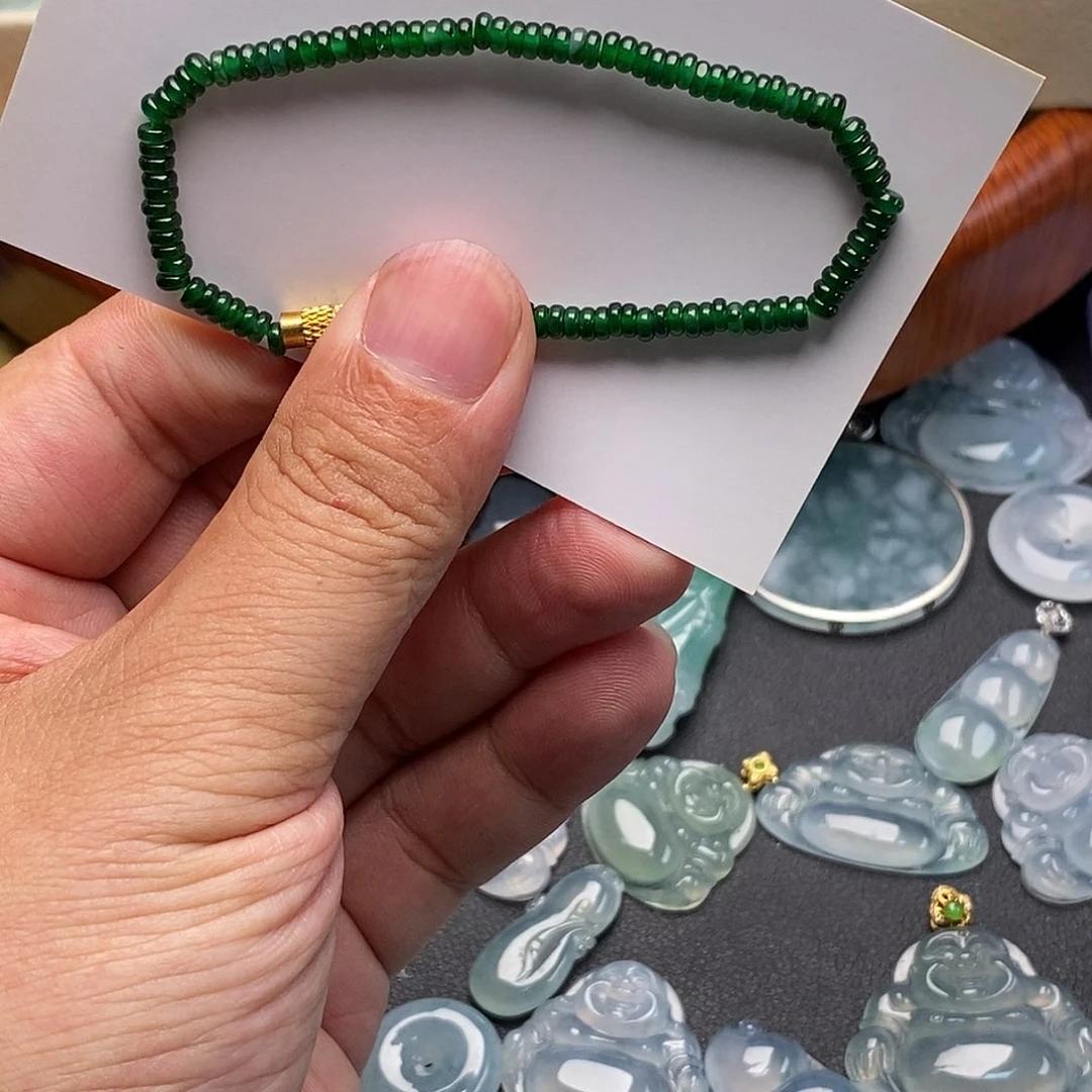 颈饰未镶嵌翡翠天然