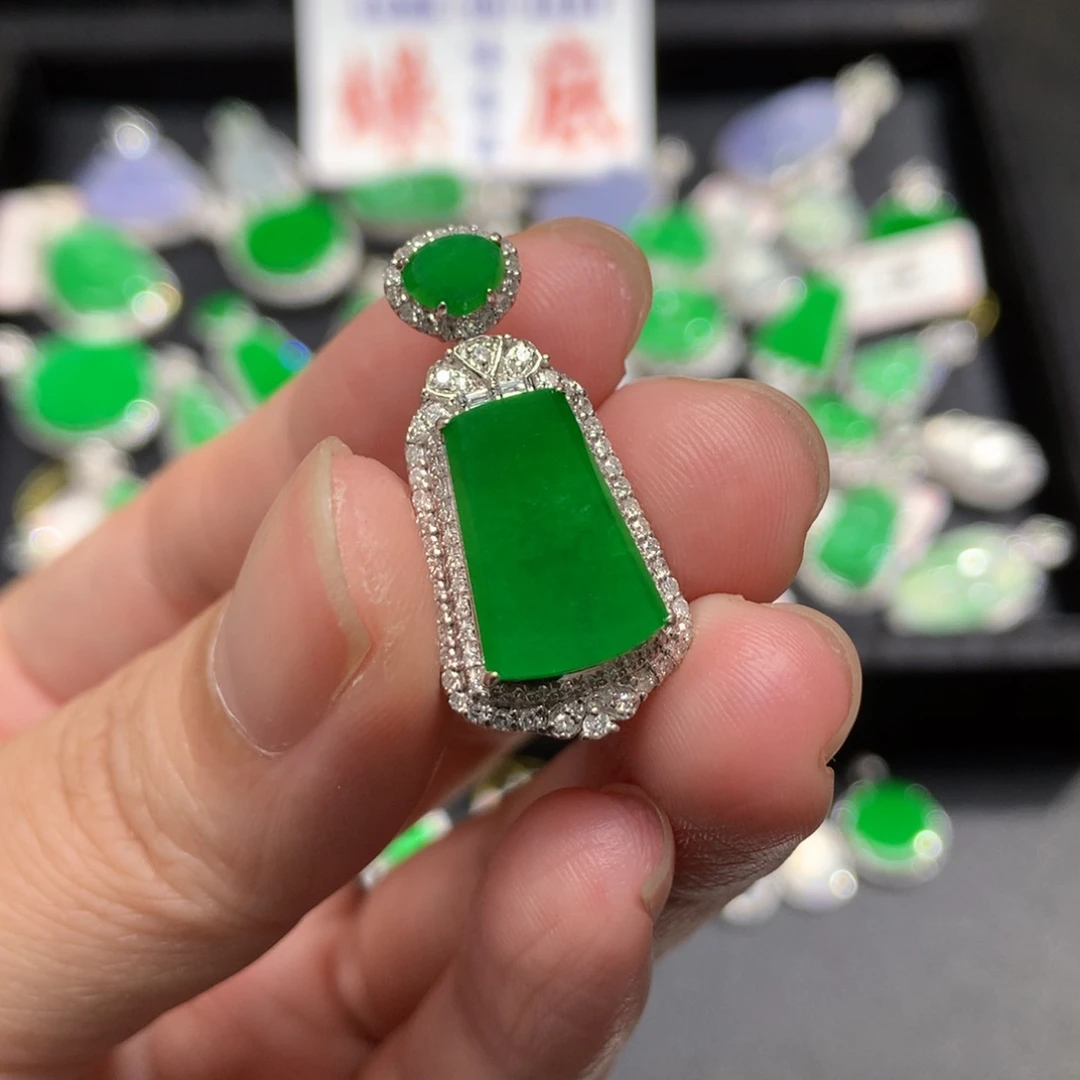 吊坠(不含链)18K金镶嵌翡翠有色线