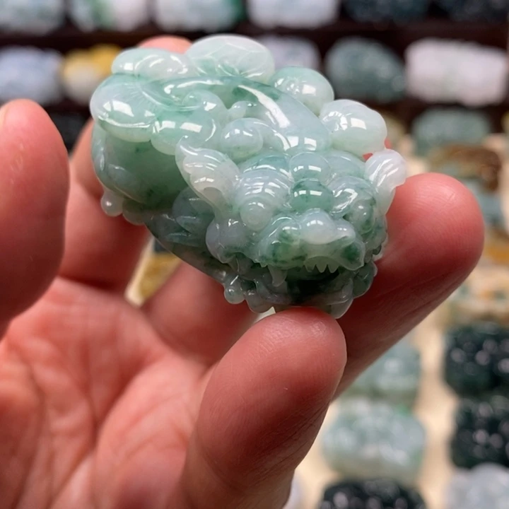 翡翠颈饰未镶嵌天然翡翠貔貅