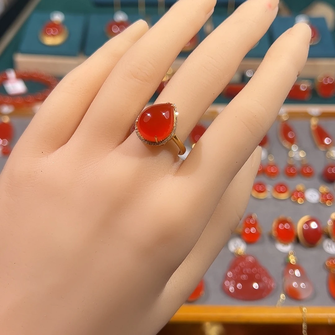 南红玛瑙18K金镶嵌戒指