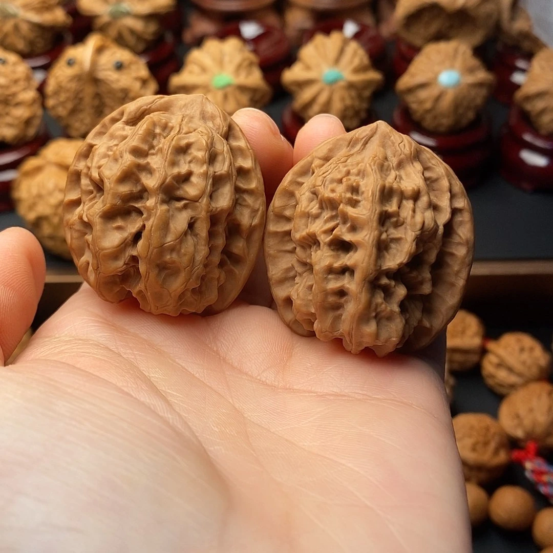 文玩核桃吊坠磐石