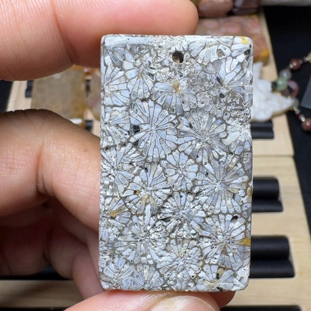 未镶嵌纯天然色有机玉石保真色硅化玉特价