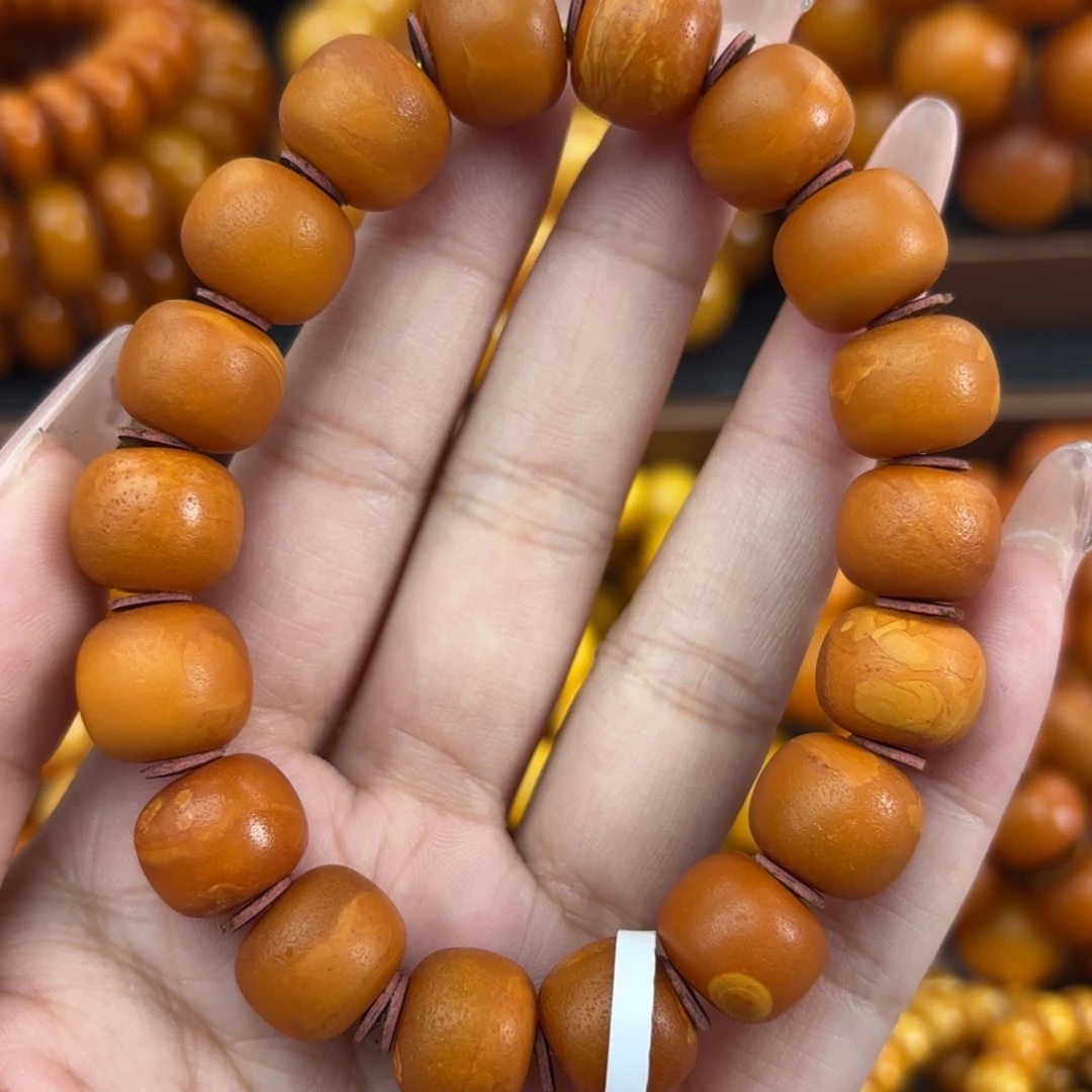 未镶嵌颈饰琥珀蜜蜡