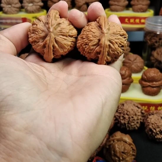 文玩核桃把件全品白狮子