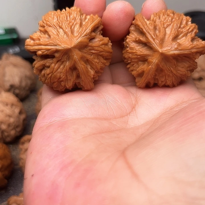 利***马吊坠文玩核桃你们都在