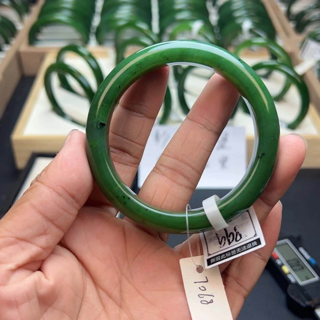 和田玉手镯未镶嵌58