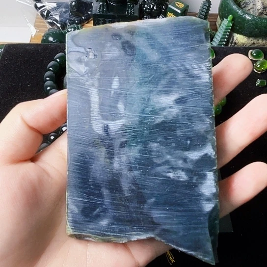 章***源未镶嵌蛇纹石玉颈饰
