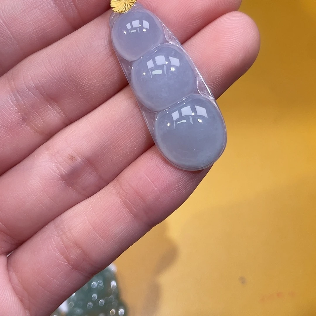 翡翠18K金镶嵌颈饰豆子