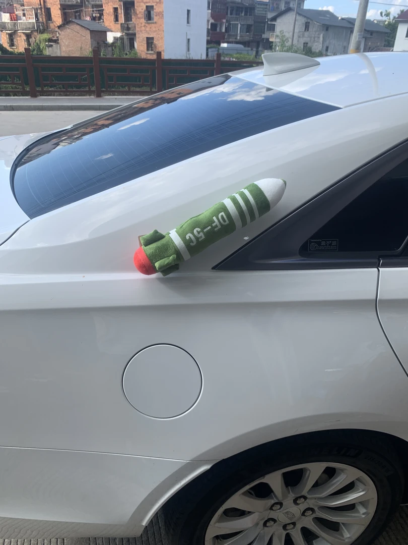 东风5C汽车外装挂件挂车尾公仔后备箱装饰车顶滴滴吐泡泡车尾挂件